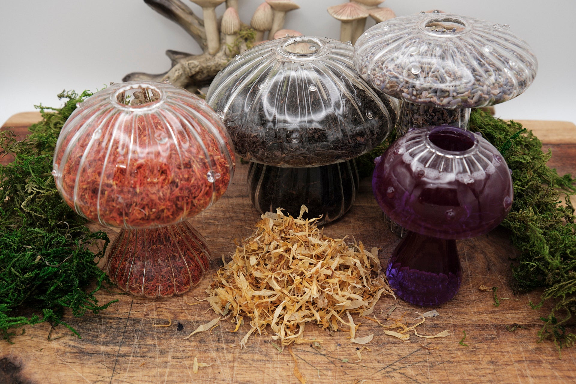 Crown of Flowers Black Floral Loose Leaf Tea